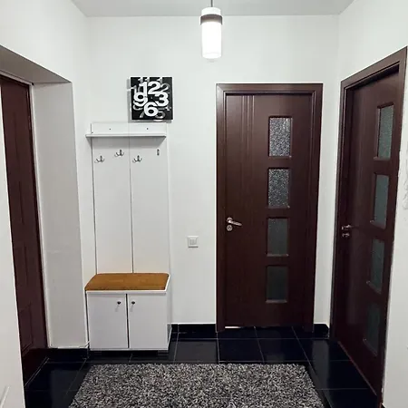 Modern In Ford-ferval Area, * 克拉奥华